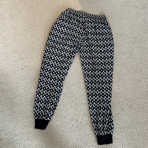 Greylin Printed Pants - Picture 3 of 9